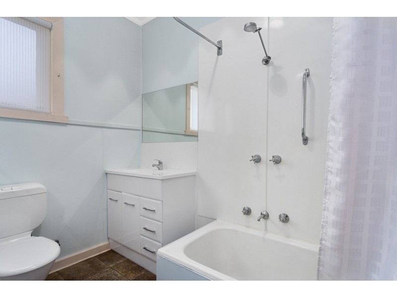 122 Augusta Road, Lenah Valley TAS 7008