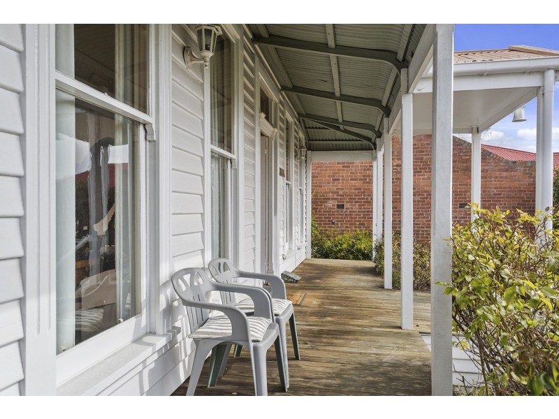 122 Augusta Road, Lenah Valley TAS 7008