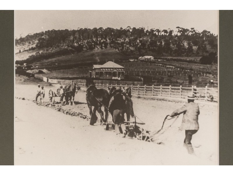 122 Augusta Road, Lenah Valley TAS 7008