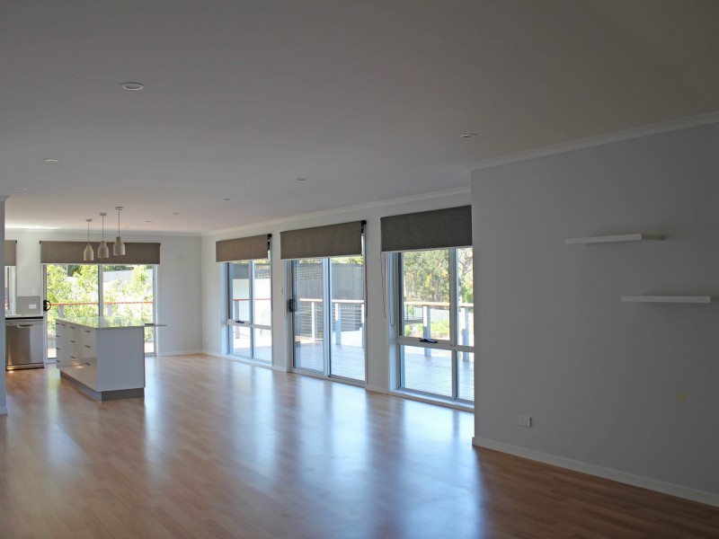 33 Staff Road, Electrona TAS 7054