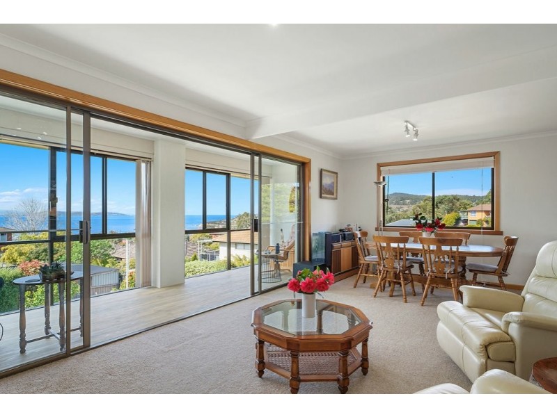 11 Pearl Place, Blackmans Bay TAS 7052