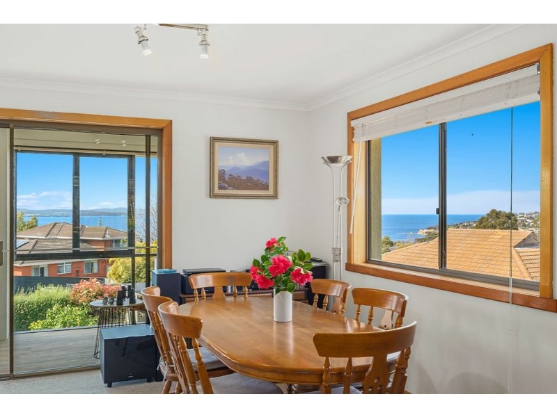 11 Pearl Place, Blackmans Bay TAS 7052
