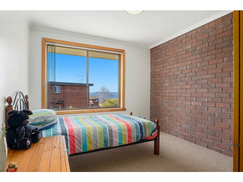 11 Pearl Place, Blackmans Bay TAS 7052