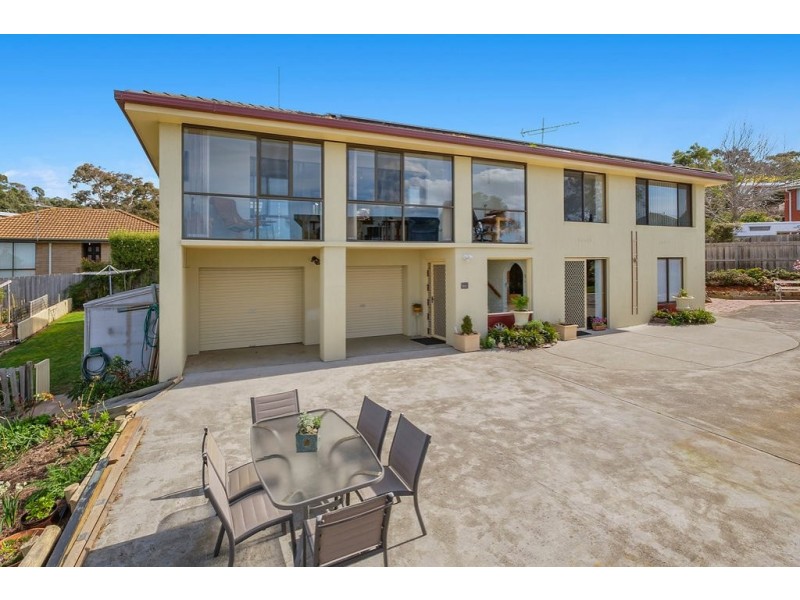 11 Pearl Place, Blackmans Bay TAS 7052