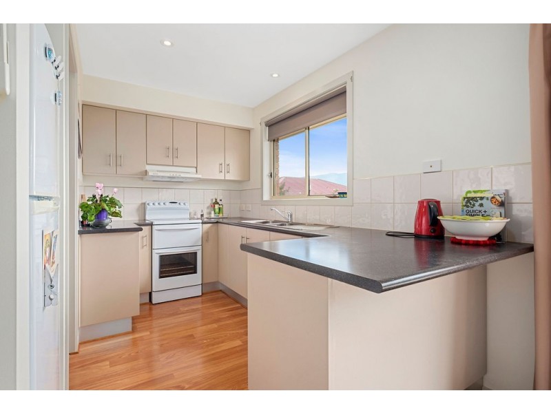 Unit 2/23 Thornbill Street, Kingston TAS 7050