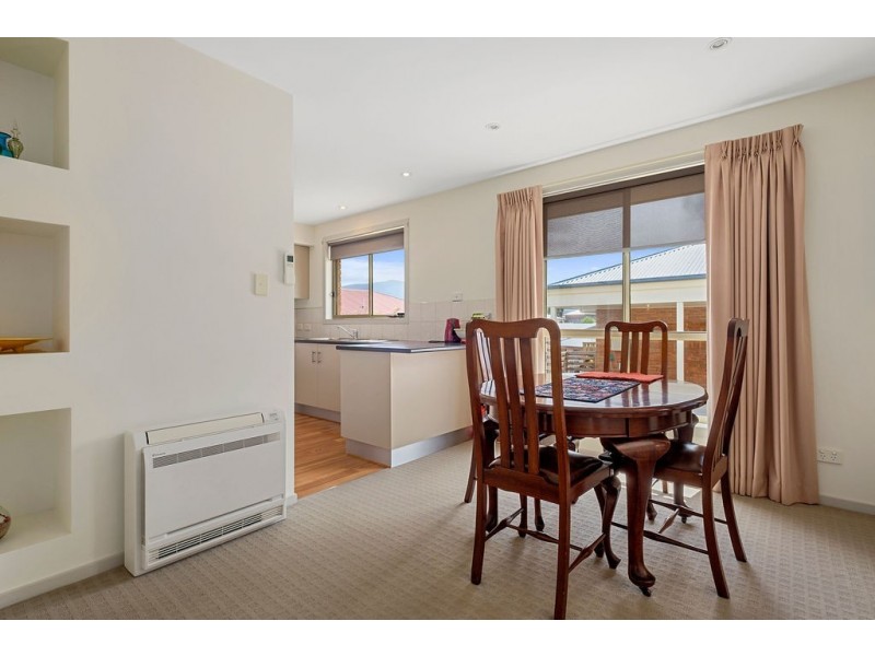 Unit 2/23 Thornbill Street, Kingston TAS 7050