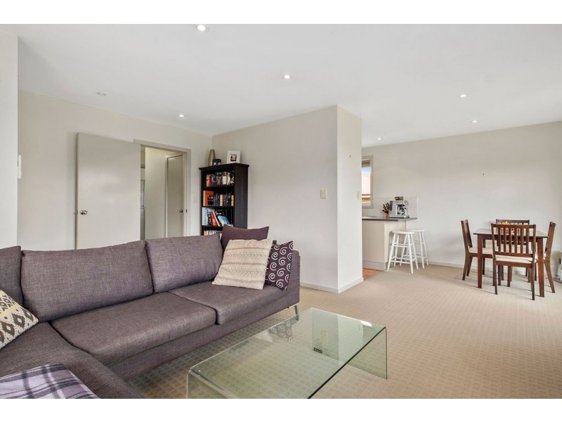Unit 2/23 Thornbill Street, Kingston TAS 7050