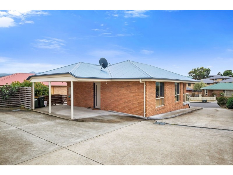 Unit 2/23 Thornbill Street, Kingston TAS 7050