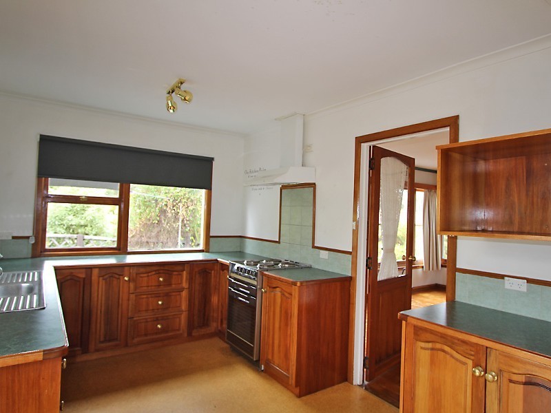 24 Cutana Parade, Snug TAS 7054