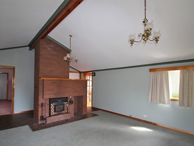 24 Cutana Parade, Snug TAS 7054
