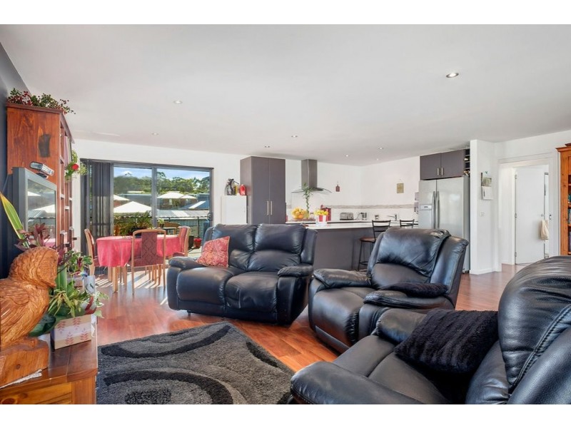 16 Lomandra Drive, Blackmans Bay TAS 7052