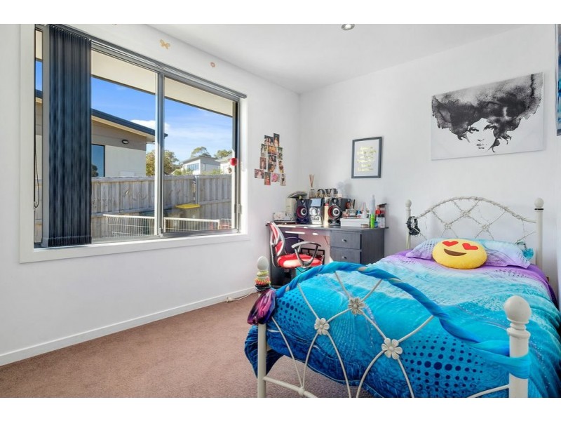 16 Lomandra Drive, Blackmans Bay TAS 7052