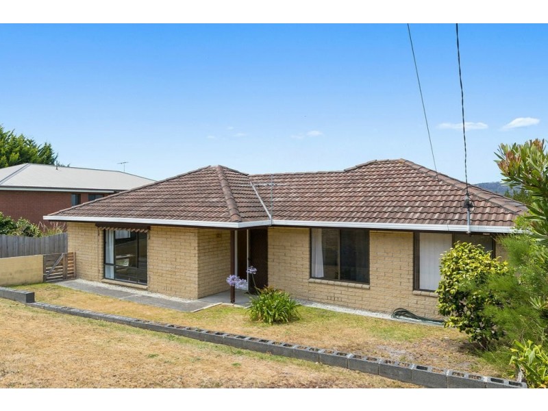 8 Crescent Drive, Margate TAS 7054