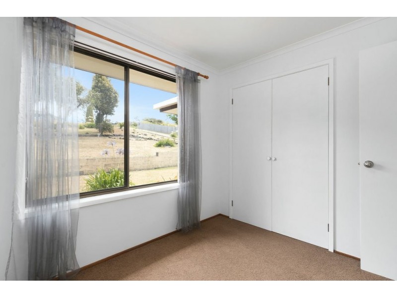 8 Crescent Drive, Margate TAS 7054