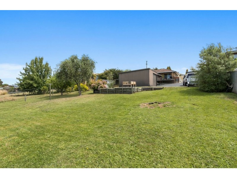 8 Crescent Drive, Margate TAS 7054