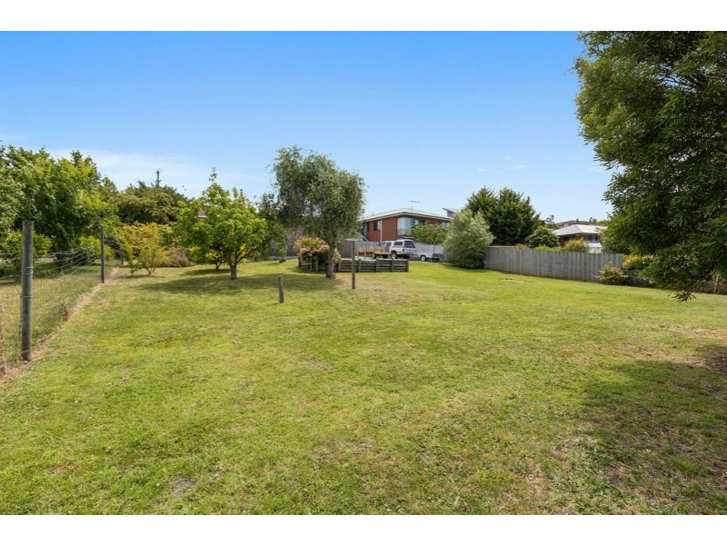 8 Crescent Drive, Margate TAS 7054