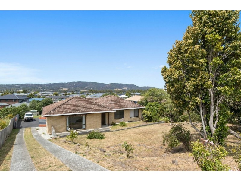 8 Crescent Drive, Margate TAS 7054