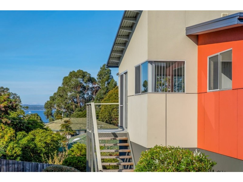 Unit 2/3 Hazell Street, Blackmans Bay TAS 7052