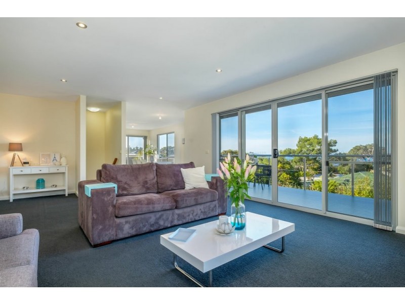 Unit 2/3 Hazell Street, Blackmans Bay TAS 7052