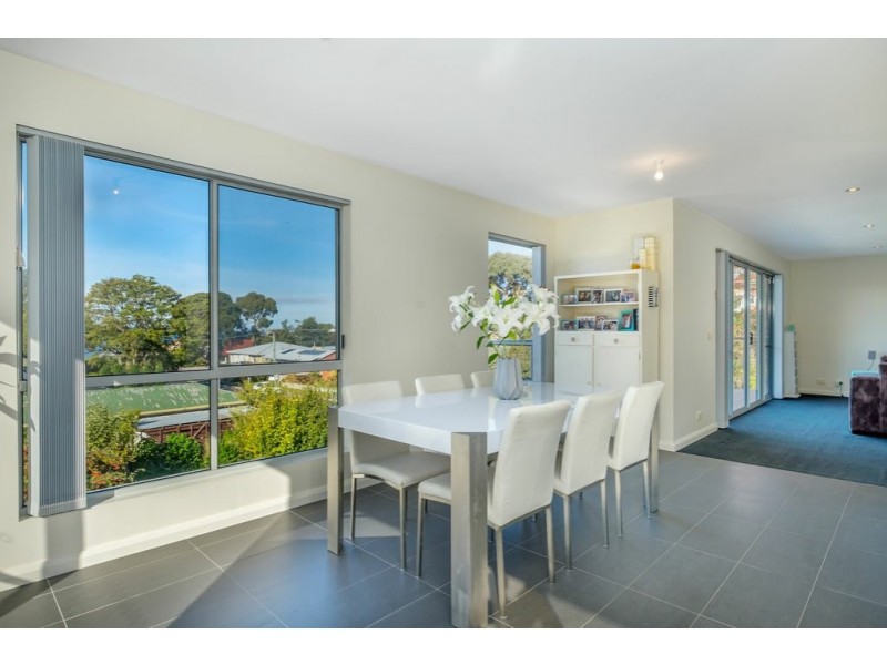 Unit 2/3 Hazell Street, Blackmans Bay TAS 7052