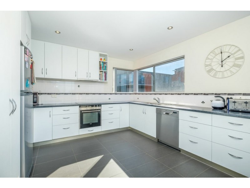 Unit 2/3 Hazell Street, Blackmans Bay TAS 7052