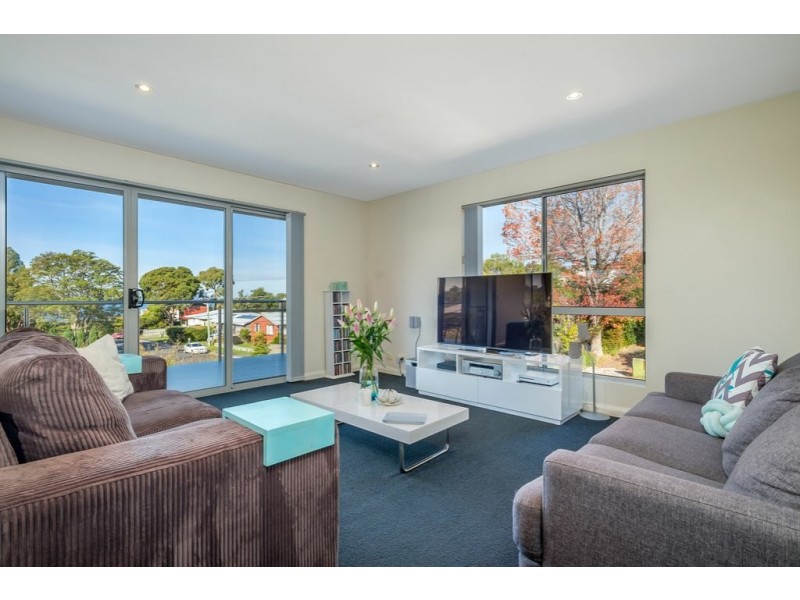 Unit 2/3 Hazell Street, Blackmans Bay TAS 7052