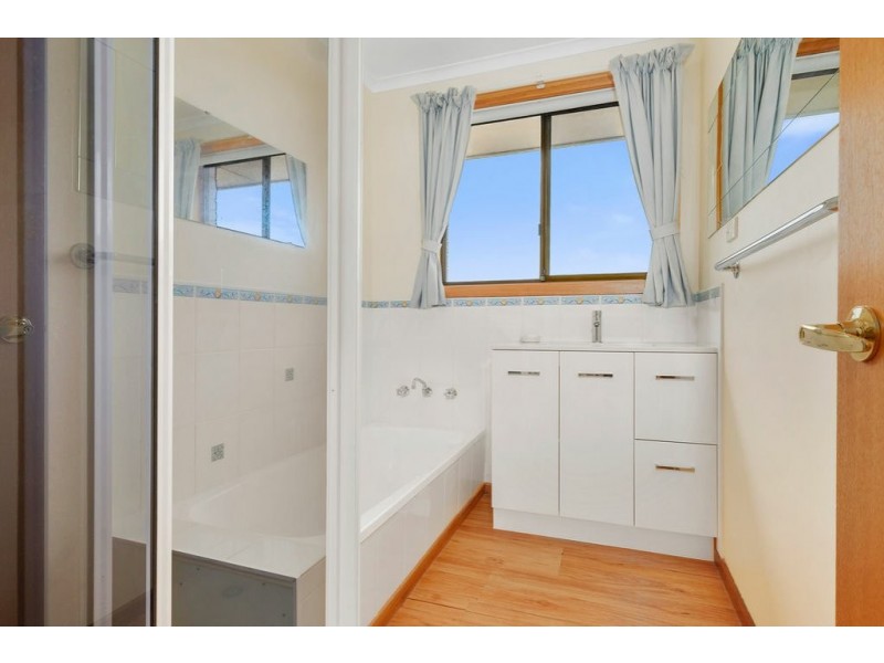 8 Ashley Court, Blackmans Bay TAS 7052