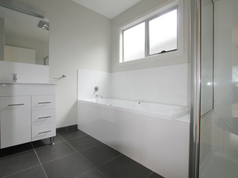 Unit 5/39 Staff Road, Electrona TAS 7054