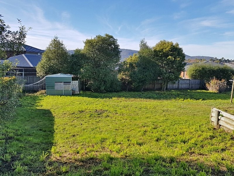 8 Crescent Drive, Margate TAS 7054
