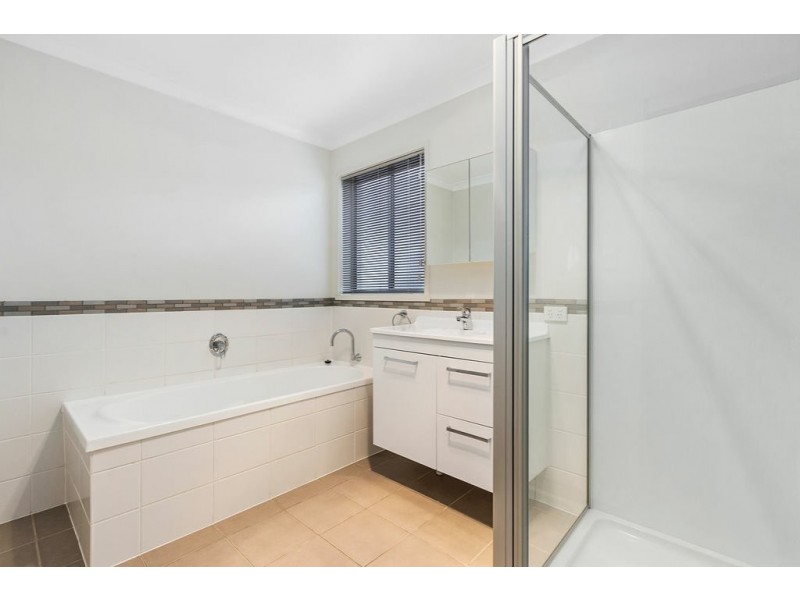 Unit 2, 8 Kiama Place, Blackmans Bay TAS 7052