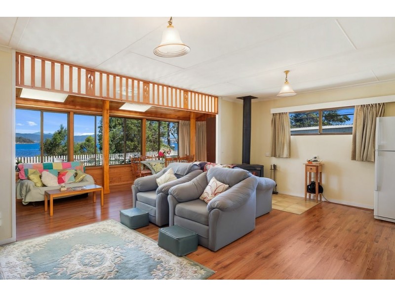 6-8 Challis Crescent, Deep Bay TAS 7112