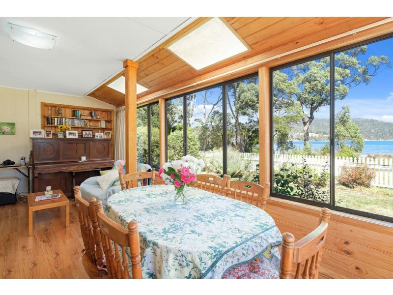 6-8 Challis Crescent, Deep Bay TAS 7112