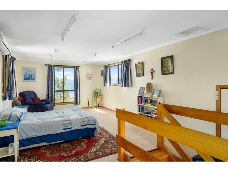 6-8 Challis Crescent, Deep Bay TAS 7112