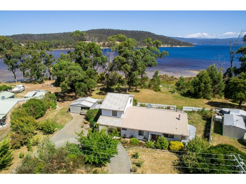 6-8 Challis Crescent, Deep Bay TAS 7112