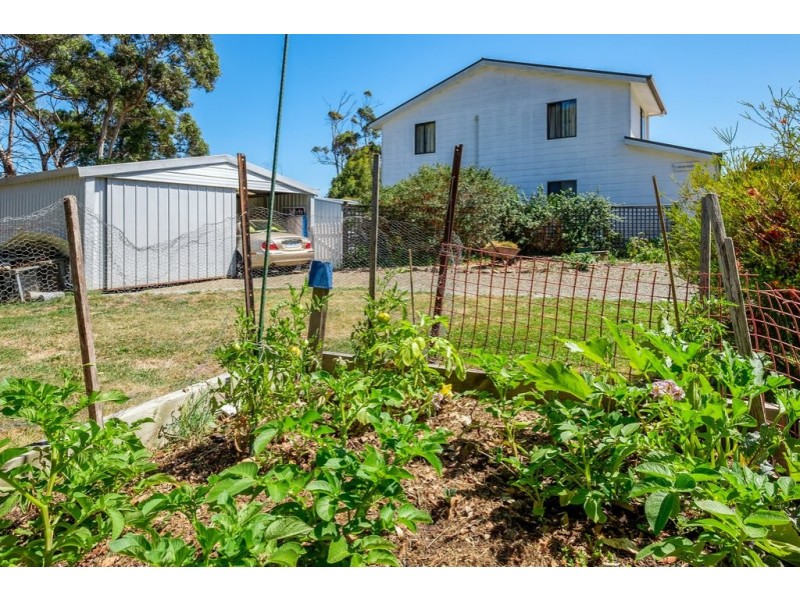 6-8 Challis Crescent, Deep Bay TAS 7112