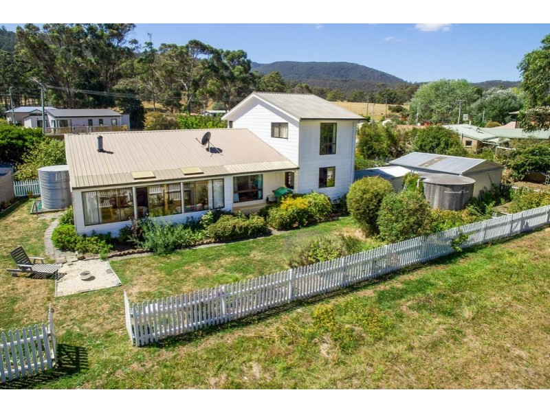 6-8 Challis Crescent, Deep Bay TAS 7112