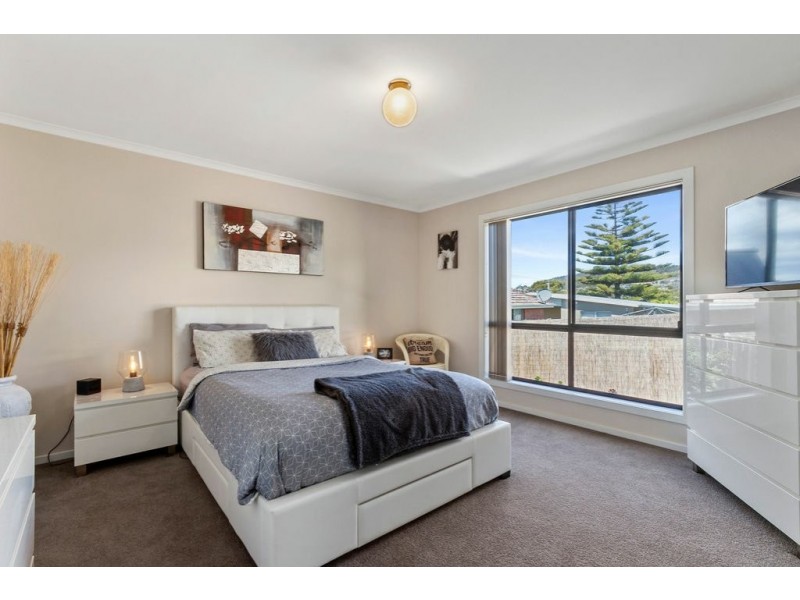 1/211 Roslyn Avenue, Blackmans Bay TAS 7052