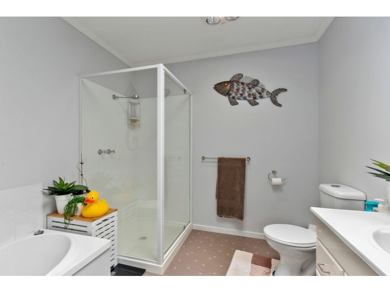 1/211 Roslyn Avenue, Blackmans Bay TAS 7052