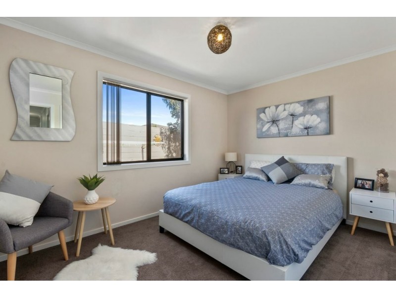 1/211 Roslyn Avenue, Blackmans Bay TAS 7052