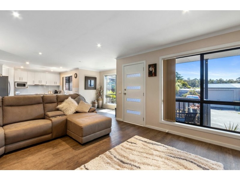 1/211 Roslyn Avenue, Blackmans Bay TAS 7052