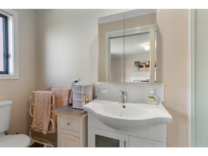 1/211 Roslyn Avenue, Blackmans Bay TAS 7052