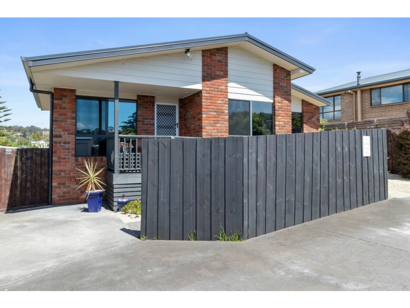 1/211 Roslyn Avenue, Blackmans Bay TAS 7052