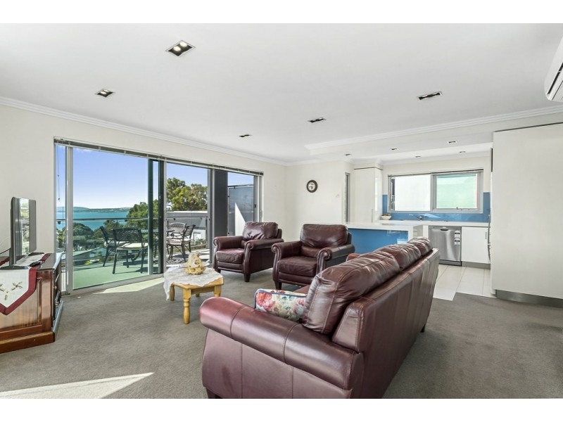 2/16-18 Sandra Drive, Blackmans Bay TAS 7052