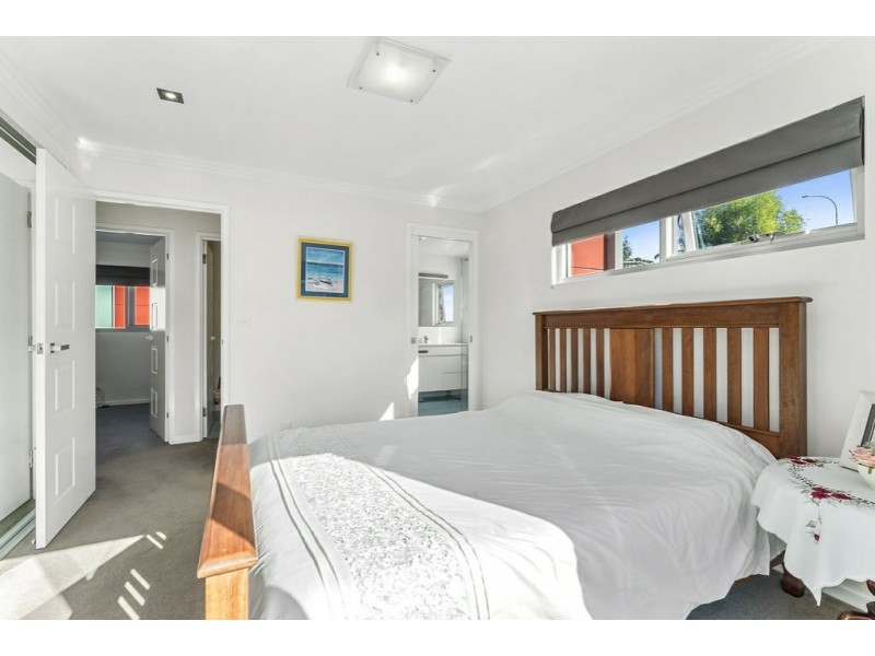 2/16-18 Sandra Drive, Blackmans Bay TAS 7052