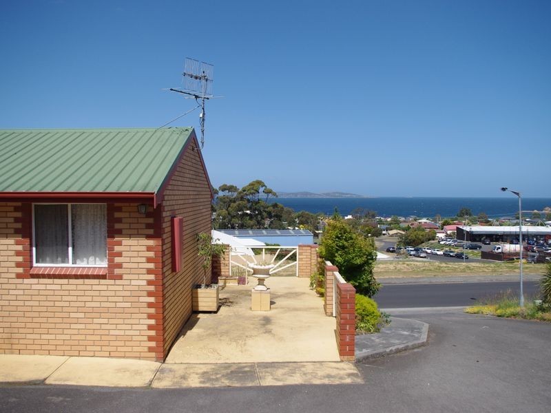 1/10 Opal Drive, Blackmans Bay TAS 7052