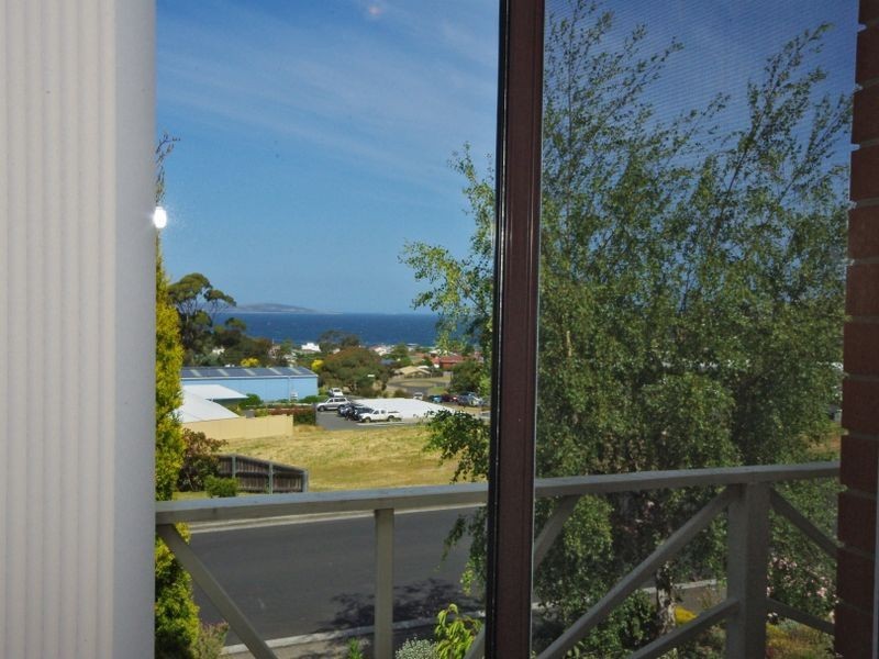 1/10 Opal Drive, Blackmans Bay TAS 7052