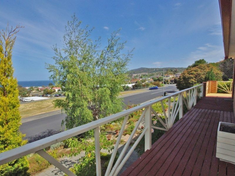 1/10 Opal Drive, Blackmans Bay TAS 7052