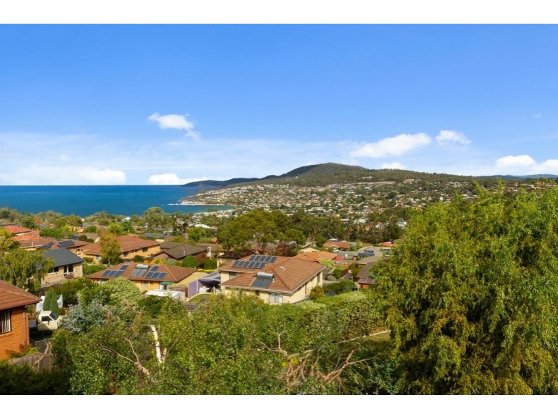 40 Tingira Road, Blackmans Bay TAS 7052
