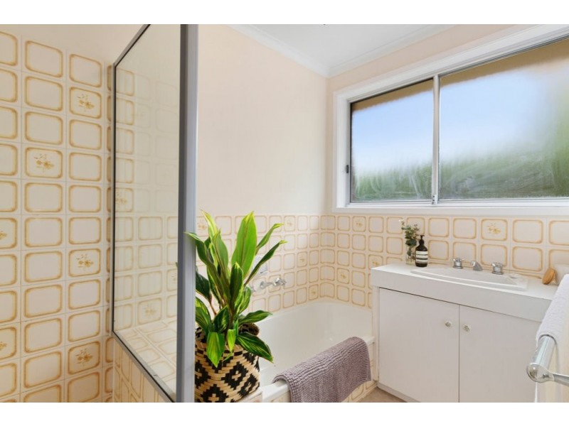 40 Tingira Road, Blackmans Bay TAS 7052