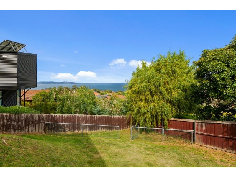 40 Tingira Road, Blackmans Bay TAS 7052